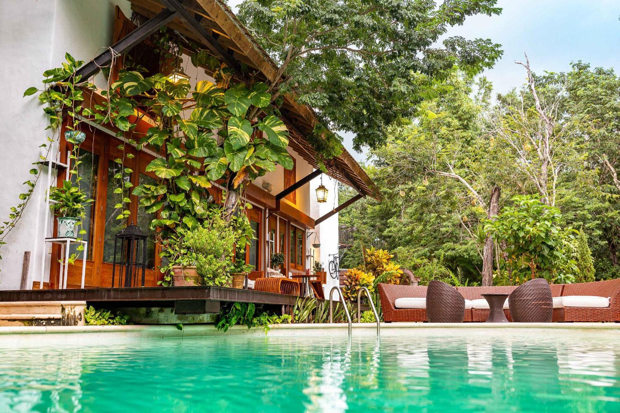 Luxury In With Pool & Hot Tub Villa